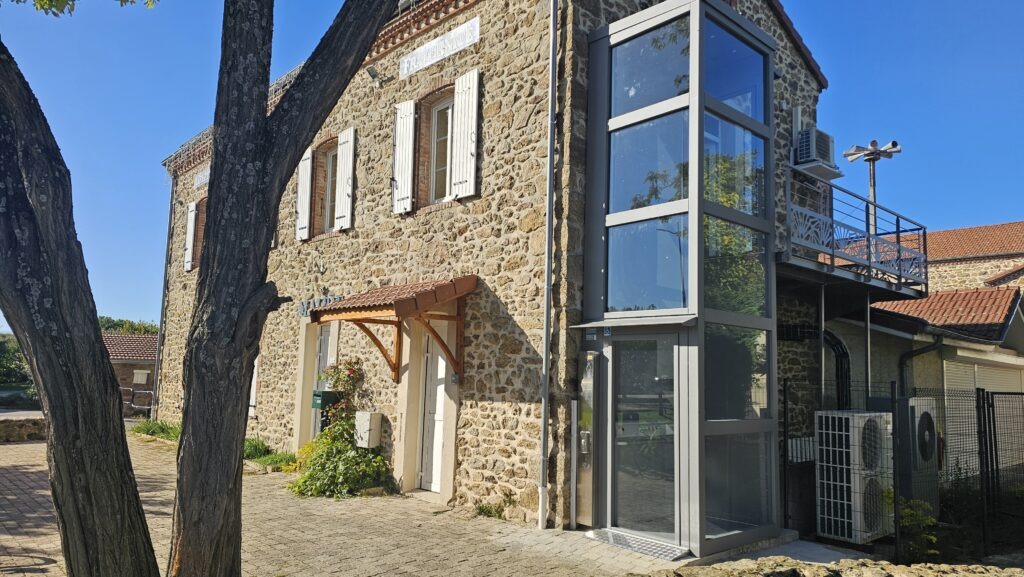 Elévateur PMR Mairie BOGY Annonay Ardèche