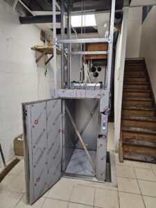 Monte Charge Monte Chariot BKG Isère